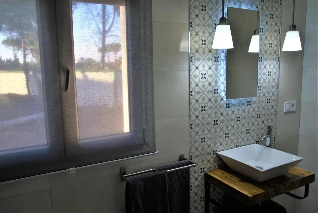 Chalet blanco con piscina privada Isola Cristina Spagna