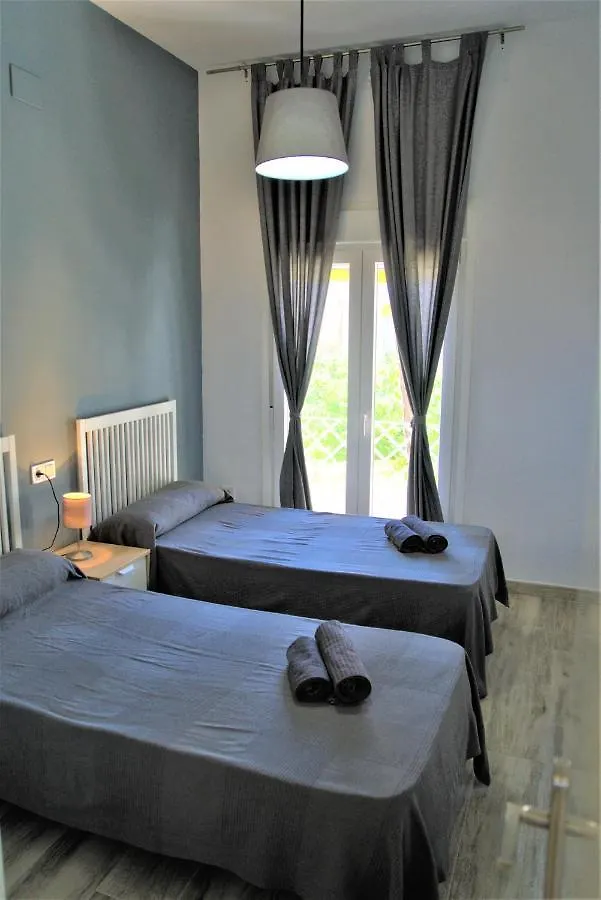 Chalet blanco con piscina privada Isla Cristina 0*,  España
